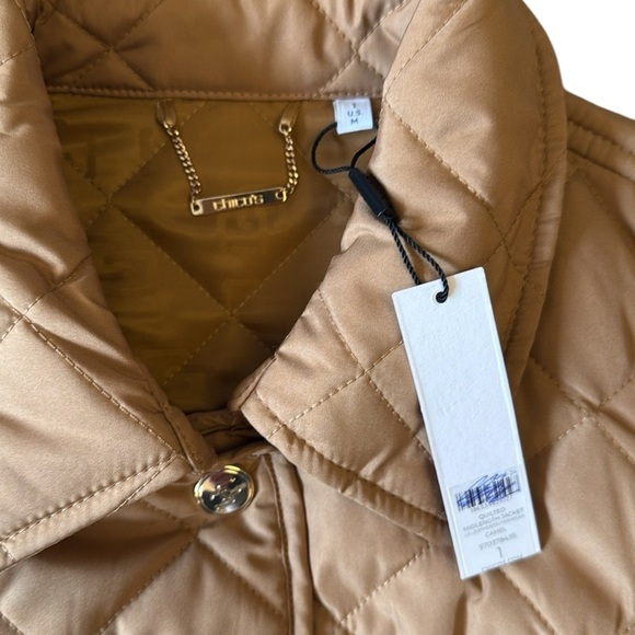 New Chico’s Quilted Barn Jacket Coat Camel/Tan Snap Front Light Size 1 (Medium) - Picture 4 of 15